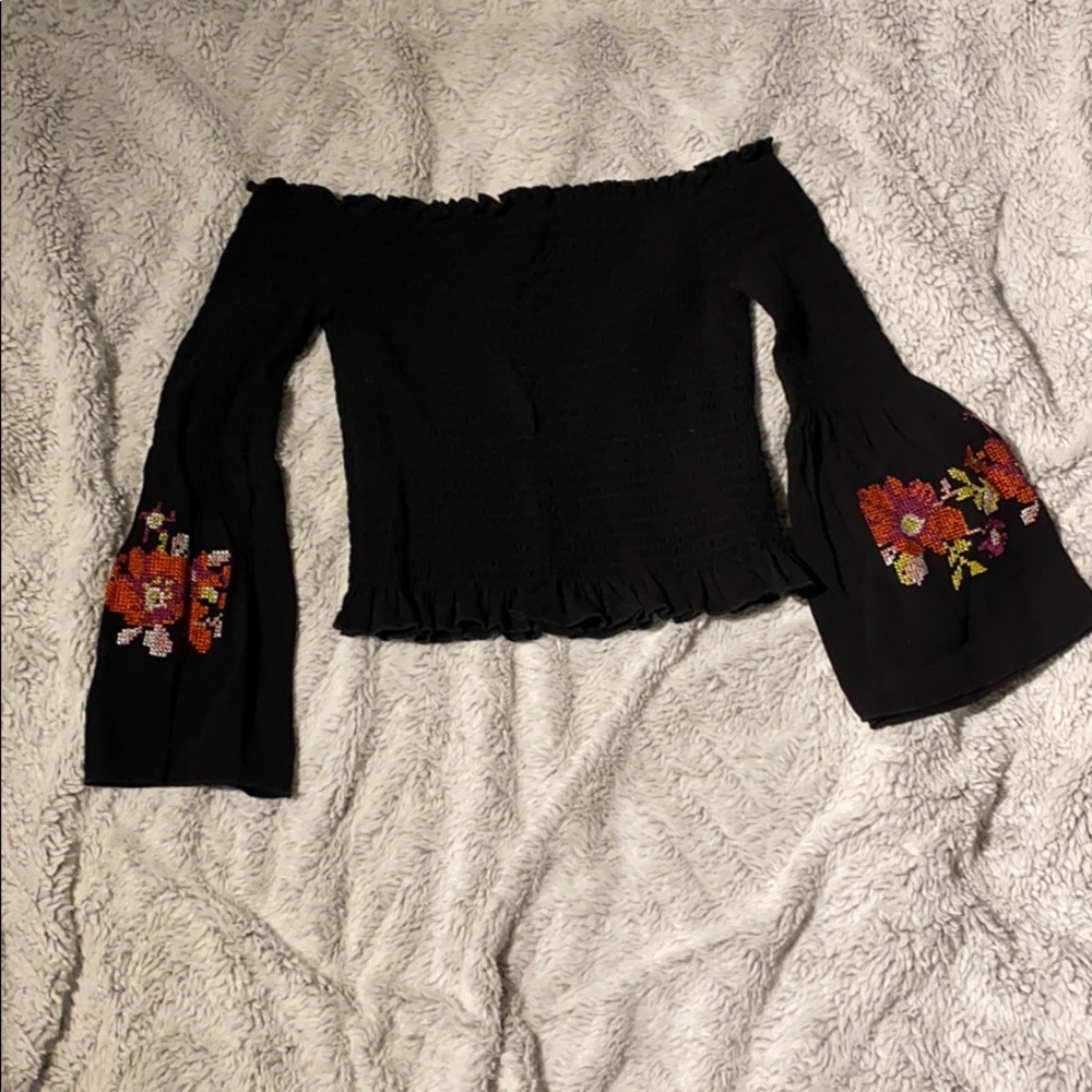 Women’s off the shoulder crop top
